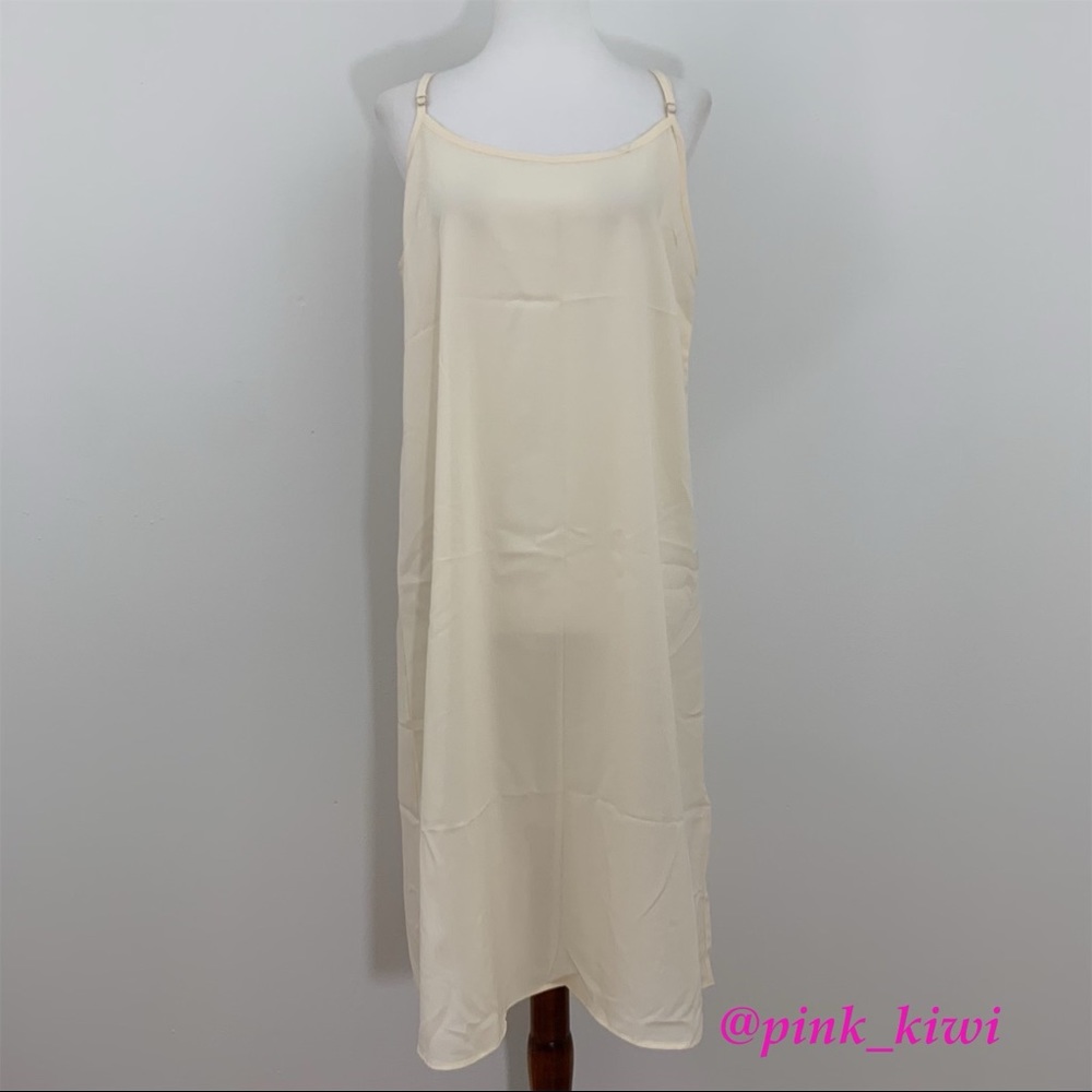 Stellah Floral Maxi Dress - Picture 14 of 15